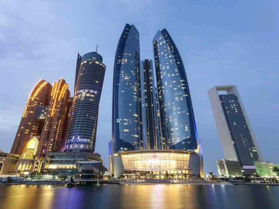 Недооцененные области для инвестиций в Абу-Даби 2026